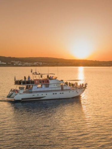 https://www.getyourguide.com/ayia-napa-l124743/adults-80-s90-s-dj-sunset-cruise-t483781/?partner_id=EIKKWL6&utm_medium=online_publisher